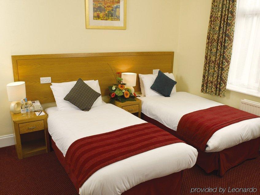 Dial House Hotel Crowthorne Room photo