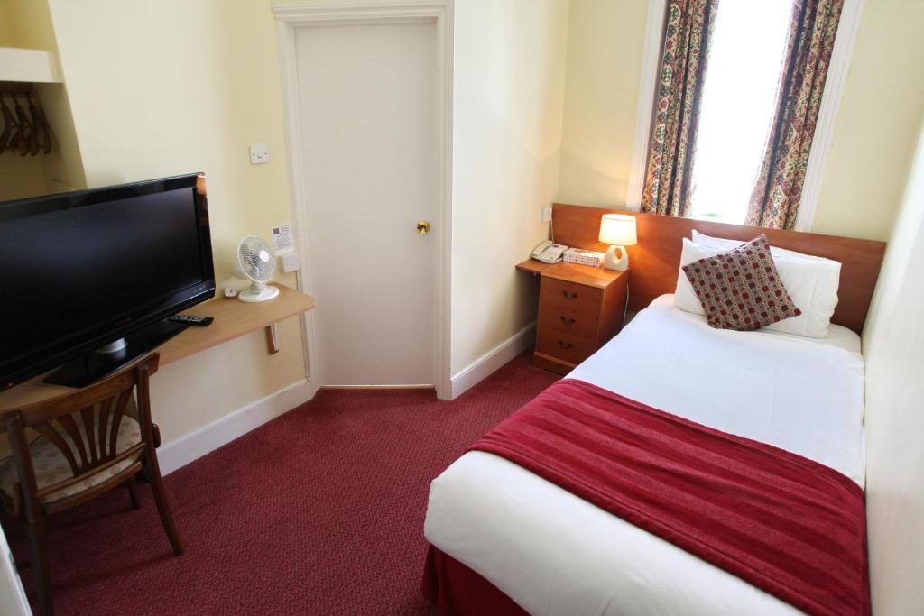 Dial House Hotel Crowthorne Room photo