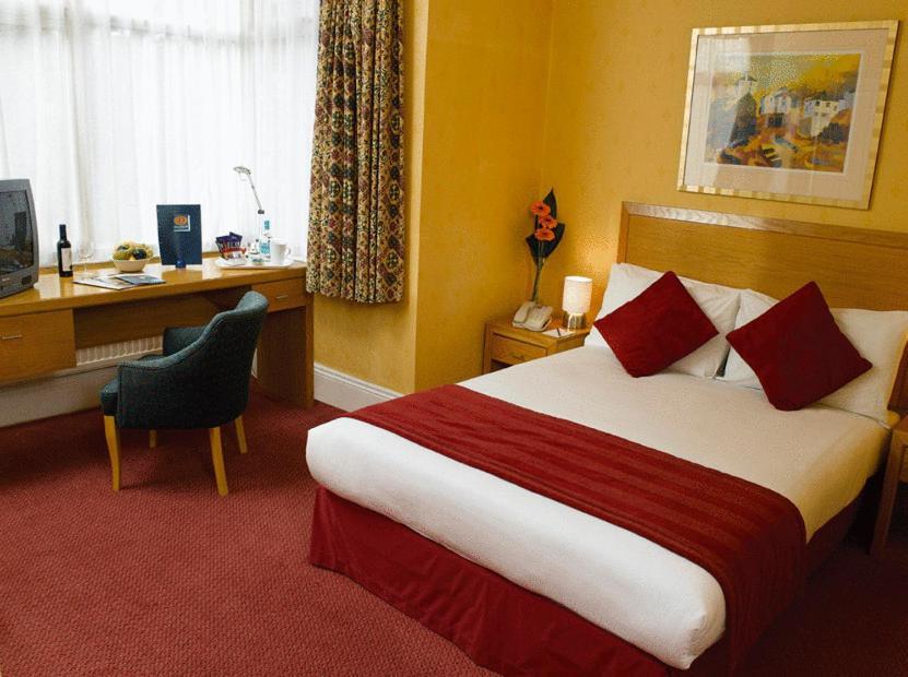 Dial House Hotel Crowthorne Room photo